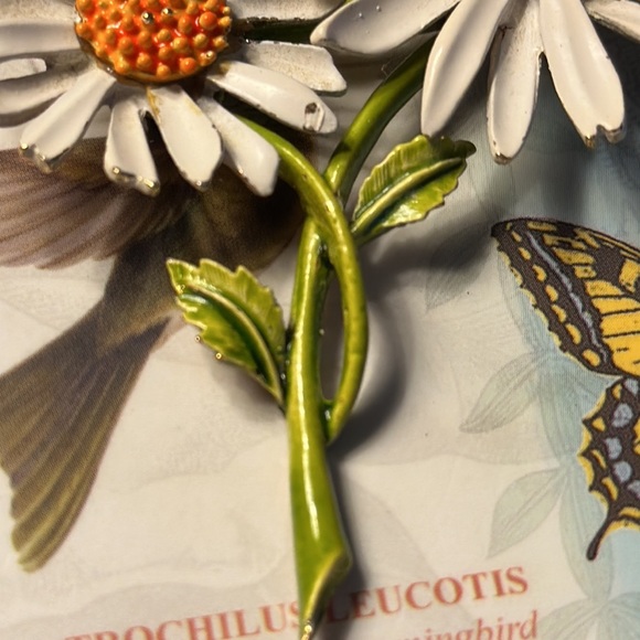 Vintage ART Enamel Daisy Brooch/Pin 2 3/4” x 2 1/2” - Picture 4 of 6